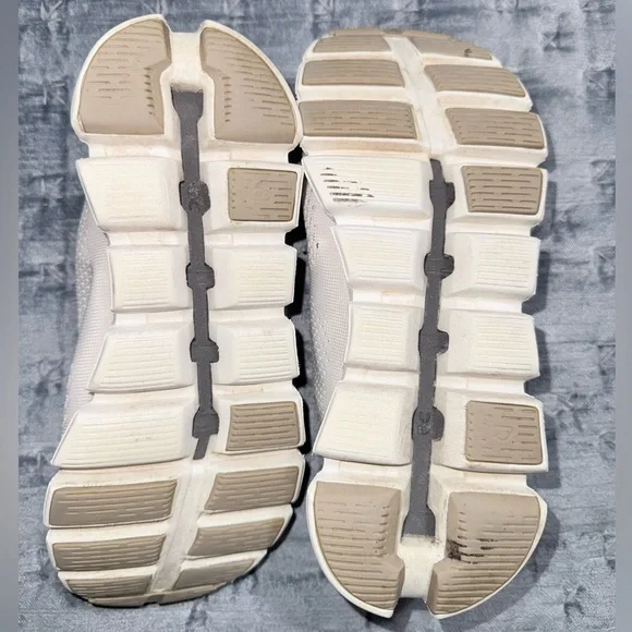 On Running Cloud 5 Coast shoes size 6.5 - Picture 13 of 16